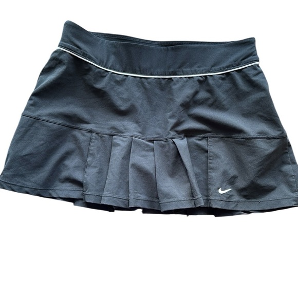 Nike Black Tennis Pickleball Mini Skirt size Medium - Picture 1 of 5